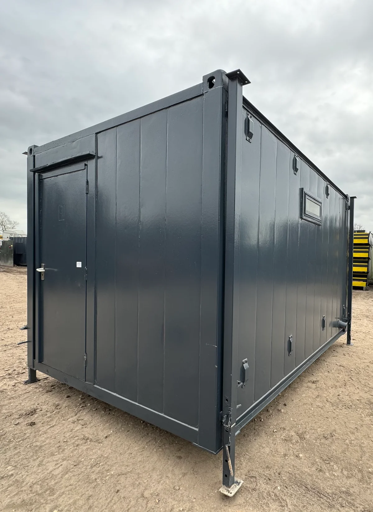 13 x 9 ft | Anti Vandal | 2 + 1 Toilet Block | Portable Building | No 1100 - Image 11