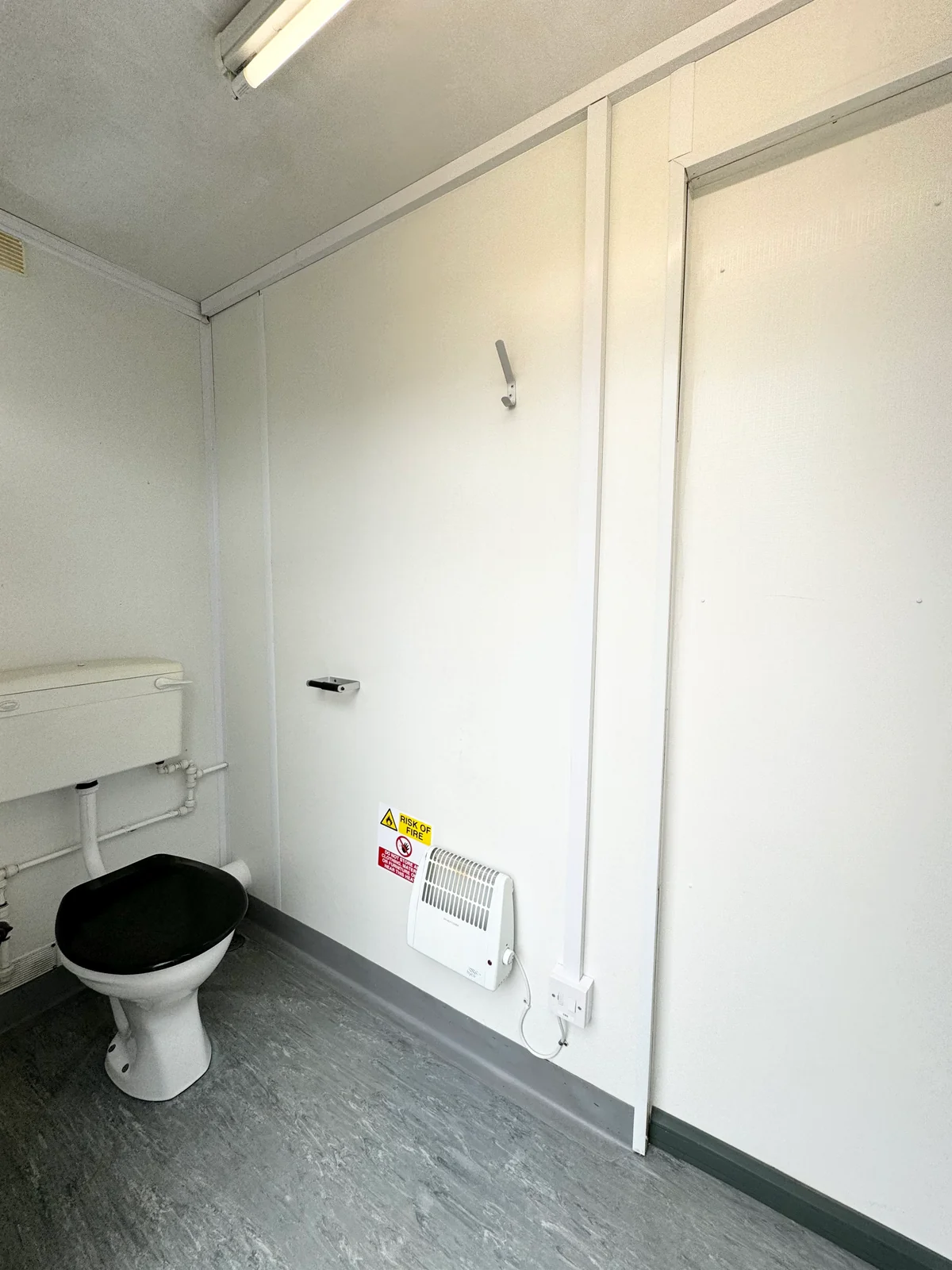 13 x 9 ft | Anti Vandal | 2 + 1 Toilet Block | Portable Building | No 1100 - Image 6
