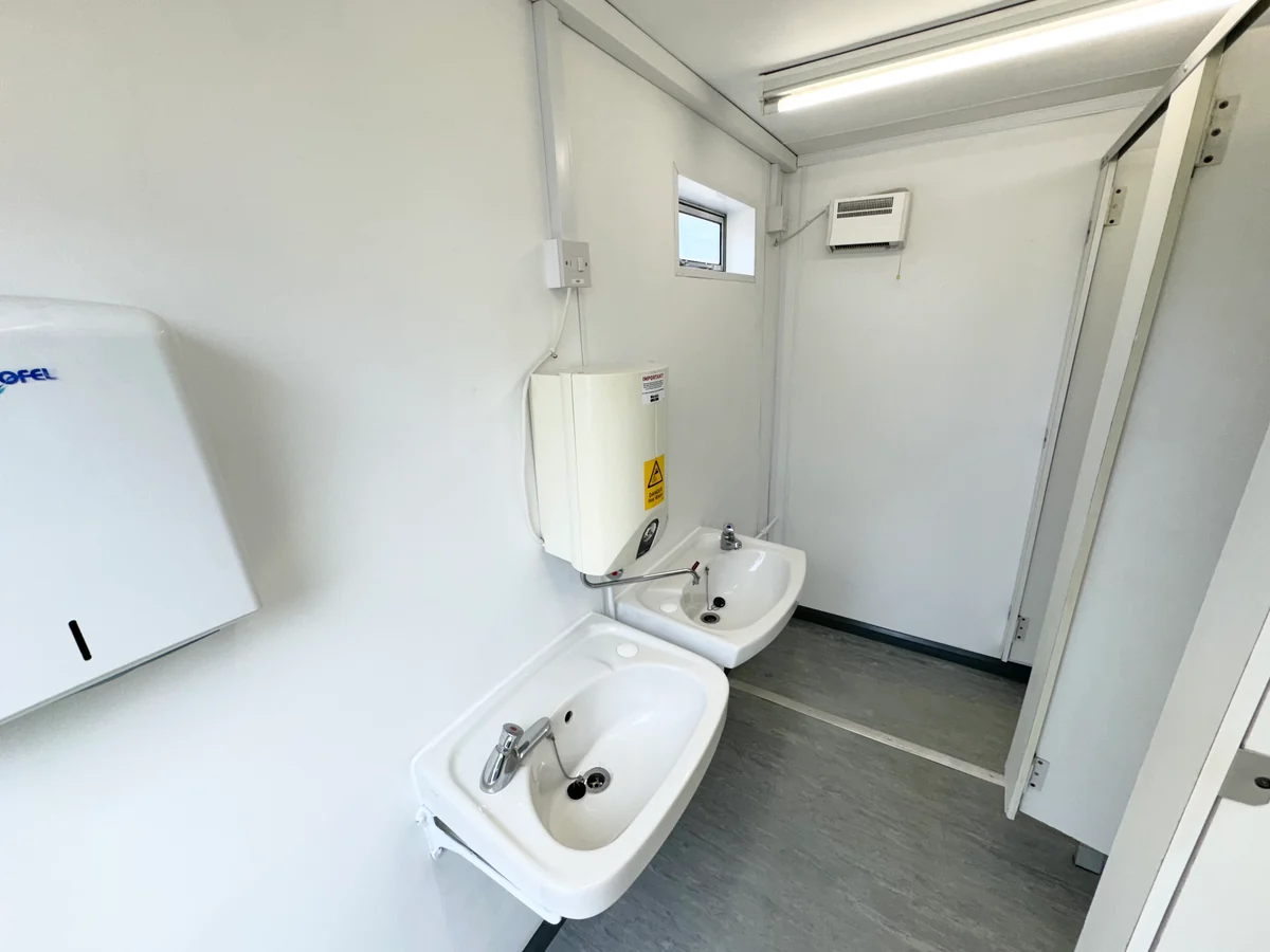 13 x 9 ft | Anti Vandal | 2 + 1 Toilet Block | Portable Building | No 1100 - Image 4