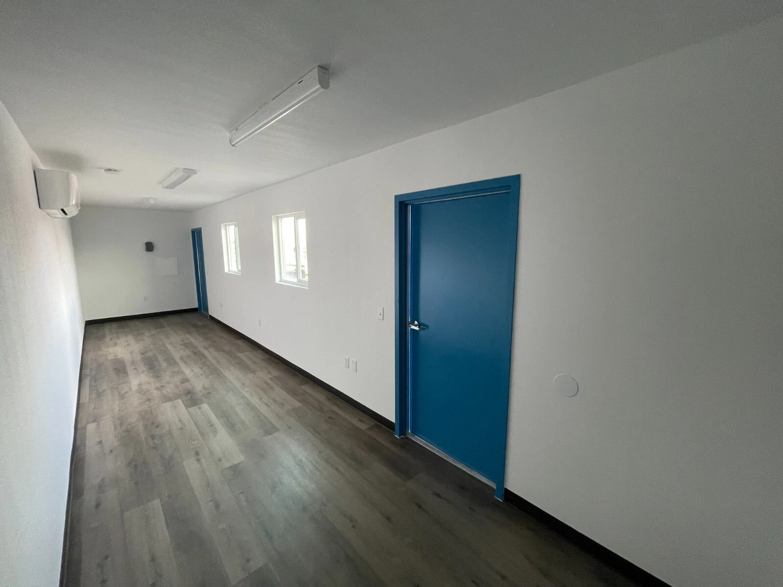 40ft Shipping Container Office with Restroom and HVAC System - Image 5