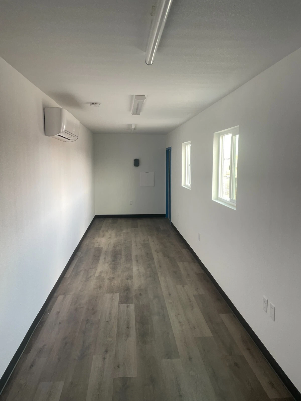 40ft Shipping Container Office with Restroom and HVAC System - Image 4
