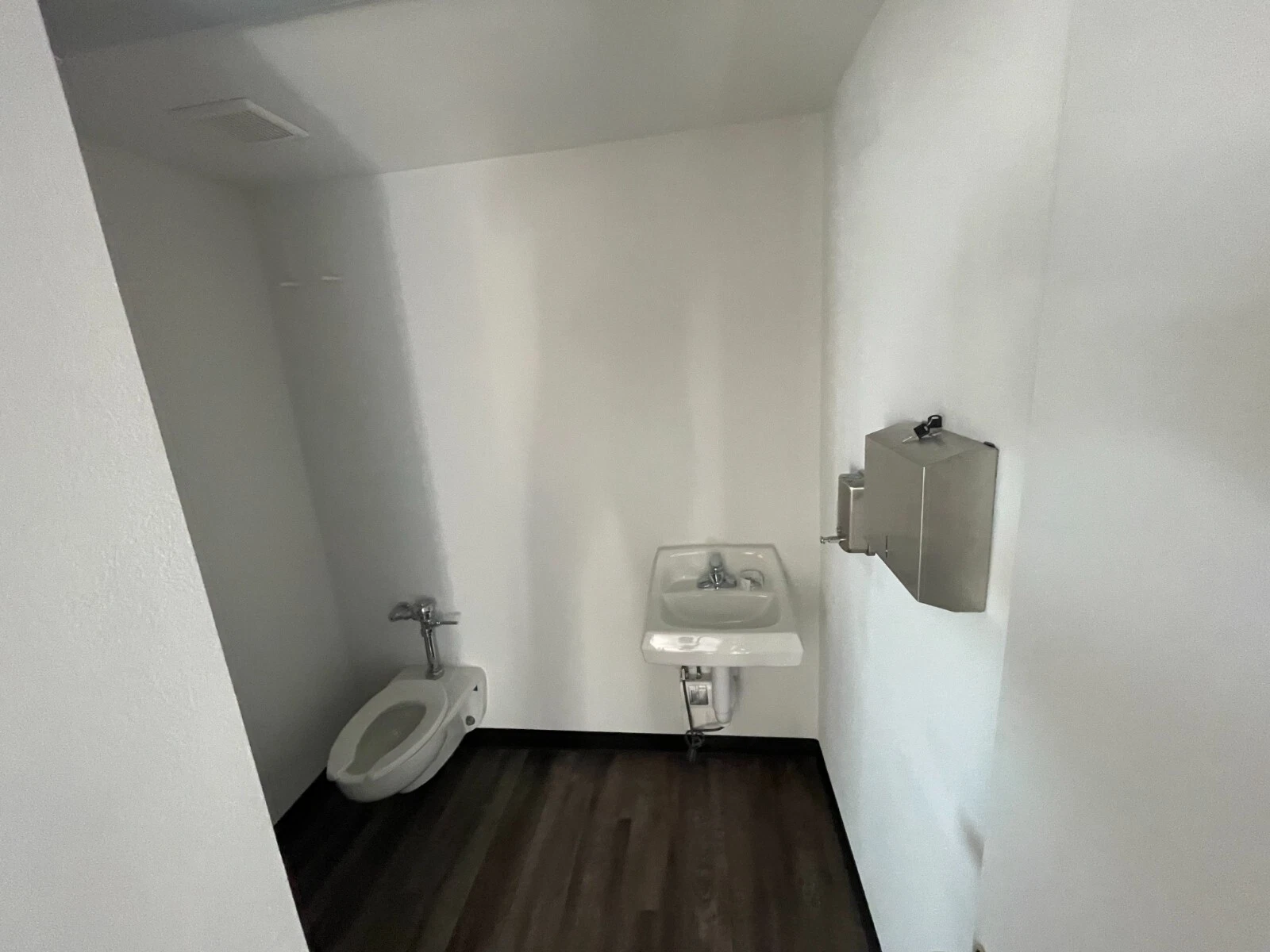 40ft Shipping Container Office with Restroom and HVAC System - Image 7