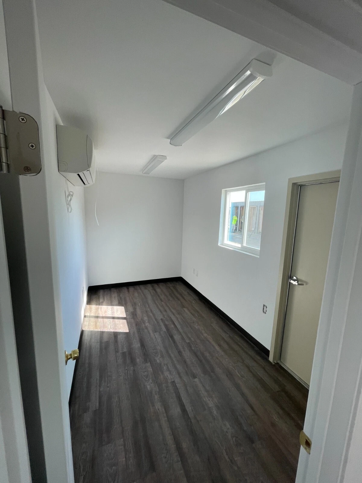 40ft Shipping Container Office with Restroom and HVAC System - Image 8