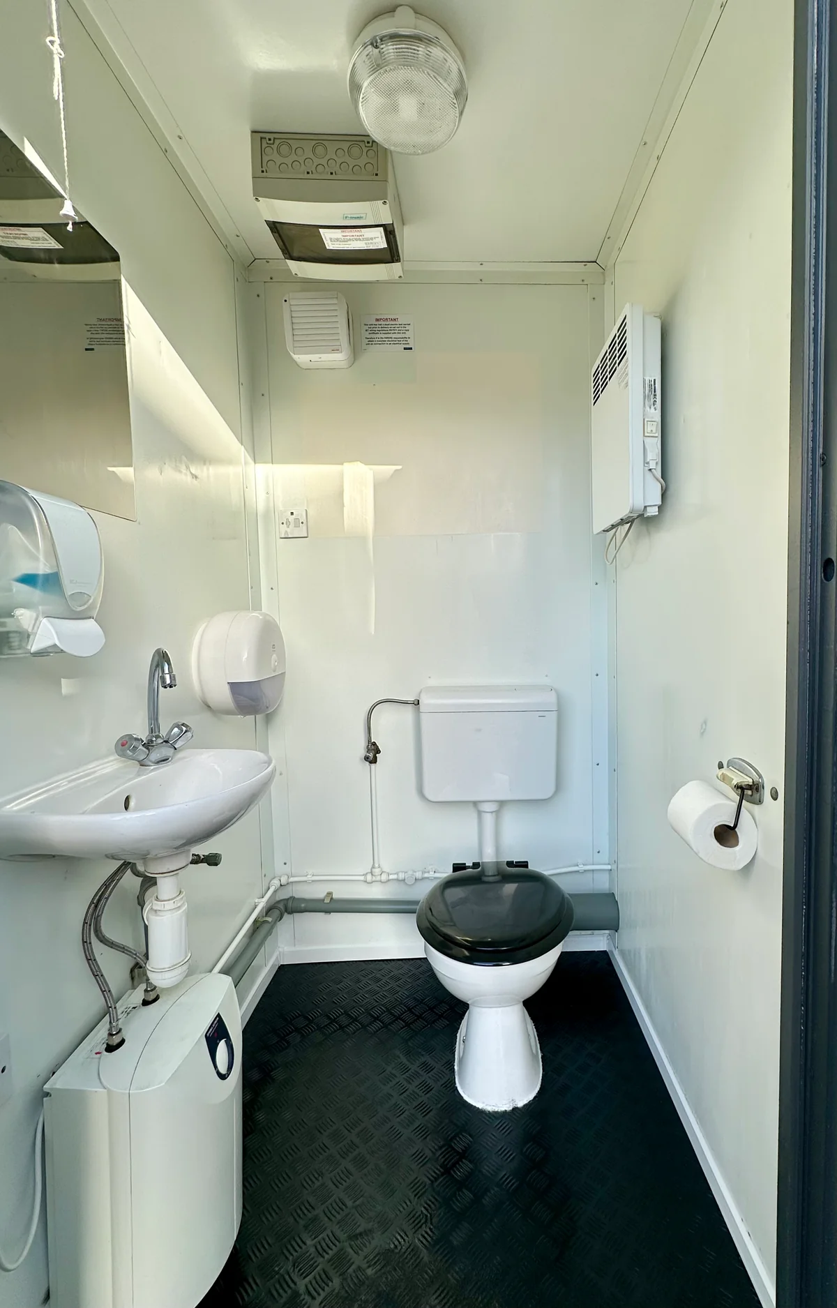 Double Toilet Block | Male Female WC | 8x5 Ft | Refurbished Portable Toilet Block | 1+1 Toilet - Image 4