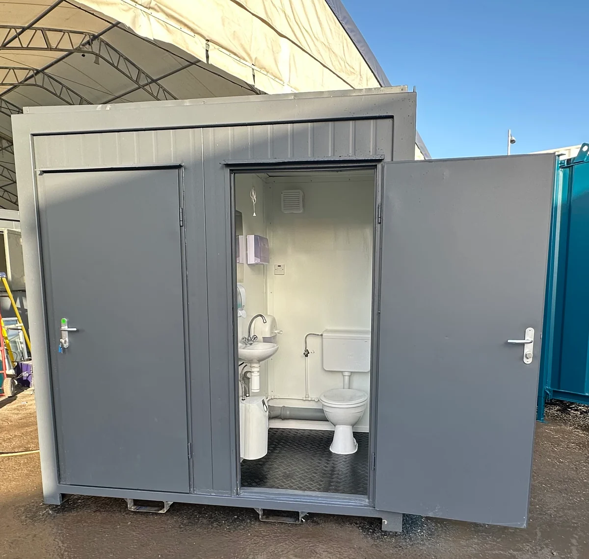 Double Toilet Block | Male Female WC | 8x5 Ft | Refurbished Portable Toilet Block | 1+1 Toilet - Image 3