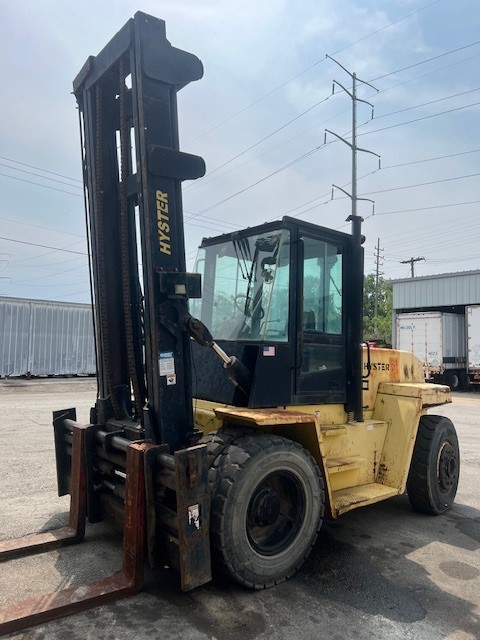 Hyster H210XL forklift front left view