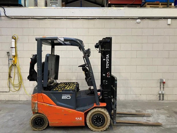 Toyota 8FBMKT20 80V electric forklift view 1
