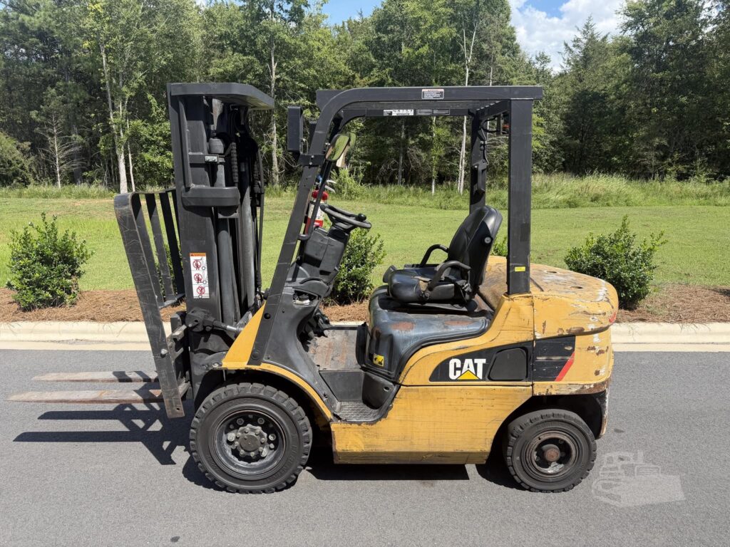 2014 CAT 2PD5000 diesel forklift - view 1