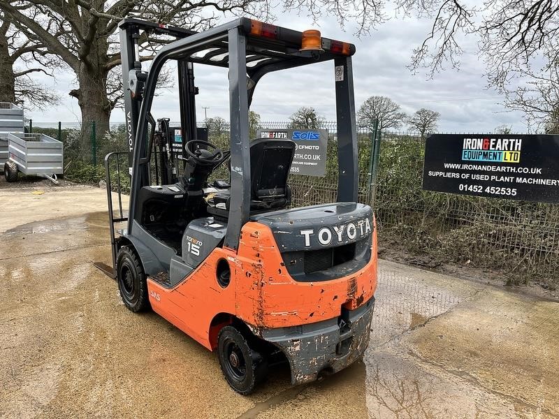 Toyota 02-8FDF15 forklift original view 3