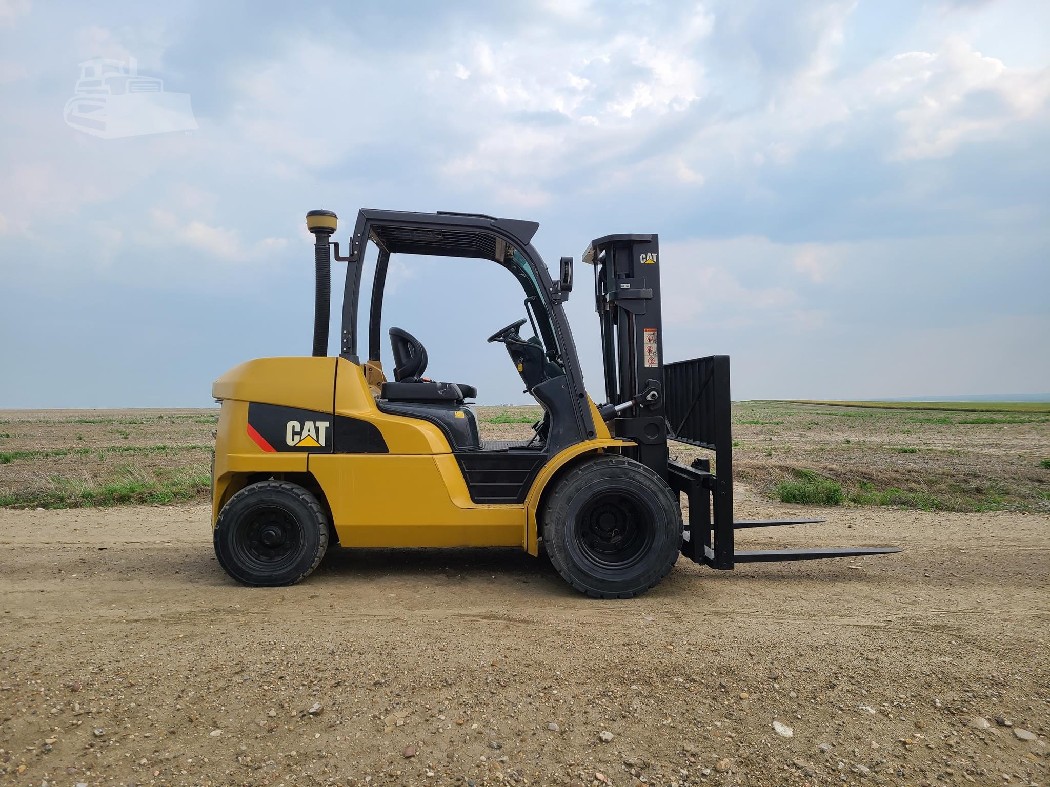 2016 CAT DP45N forklift original equipment photo 5