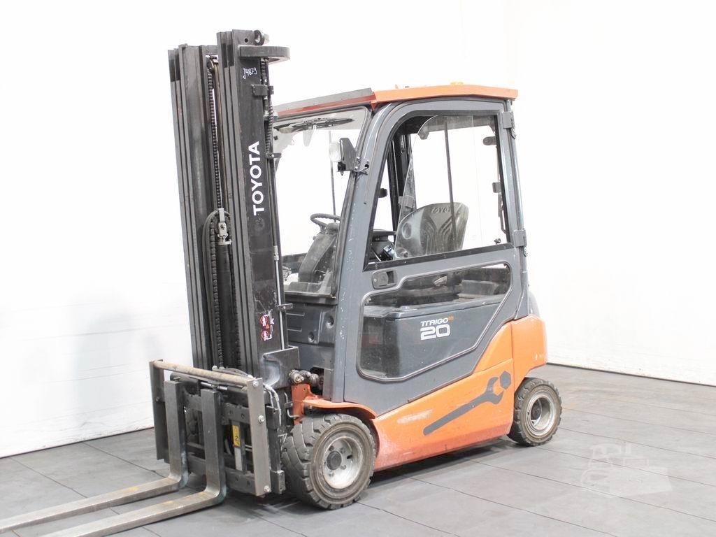 2016 Toyota 8FBM20T electric forklift with heated cab view 1