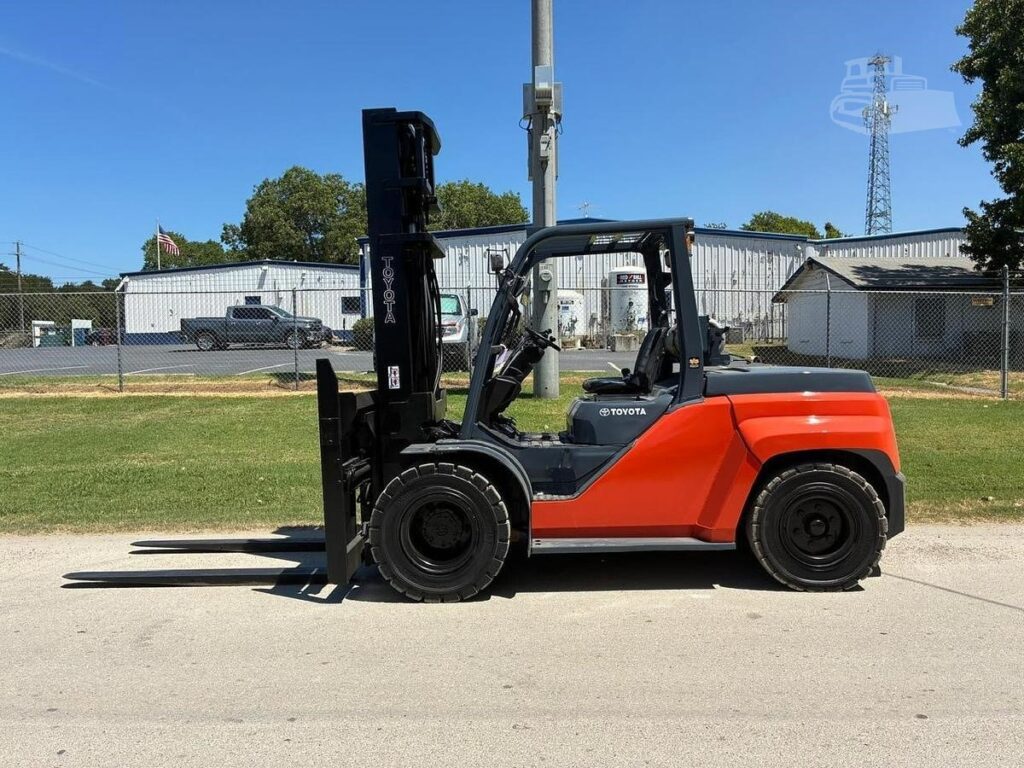 2016 Toyota 8FG80U 17500 lb LPG forklift photo 1