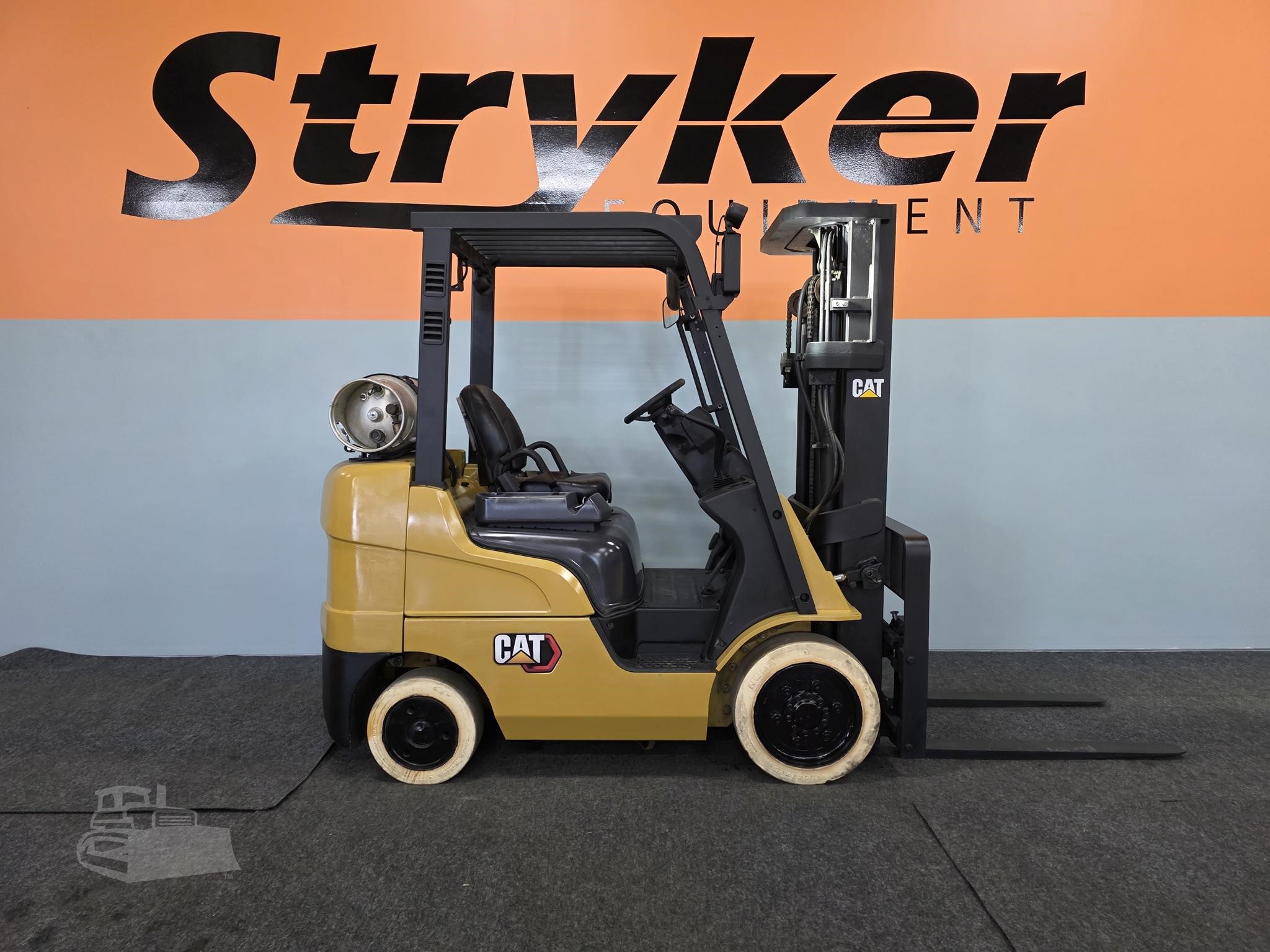 2017 CAT 2C5000 LPG cushion tire forklift with side shift, photo 1
