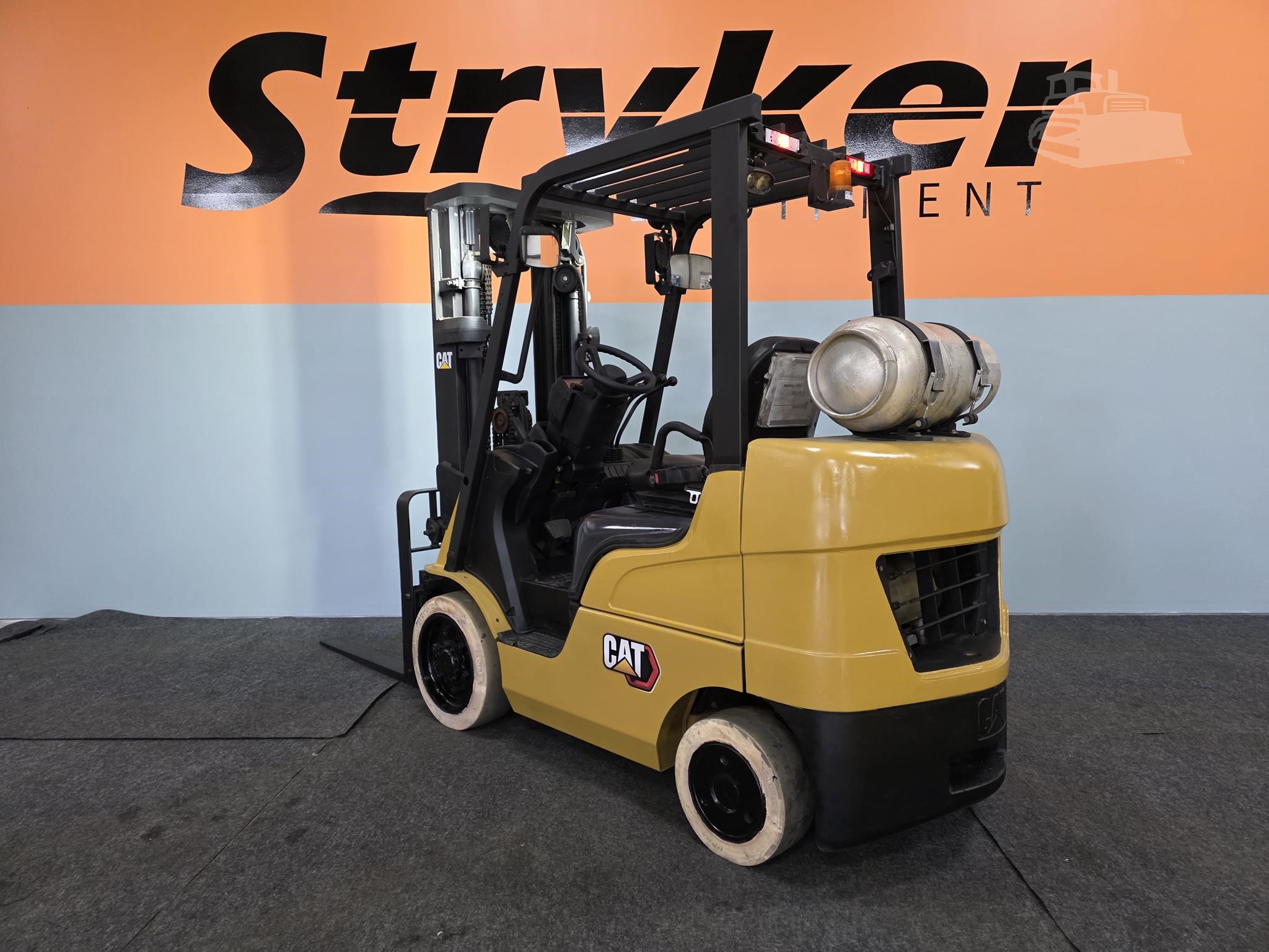 2017 CAT 2C5000 forklift original equipment photo 6