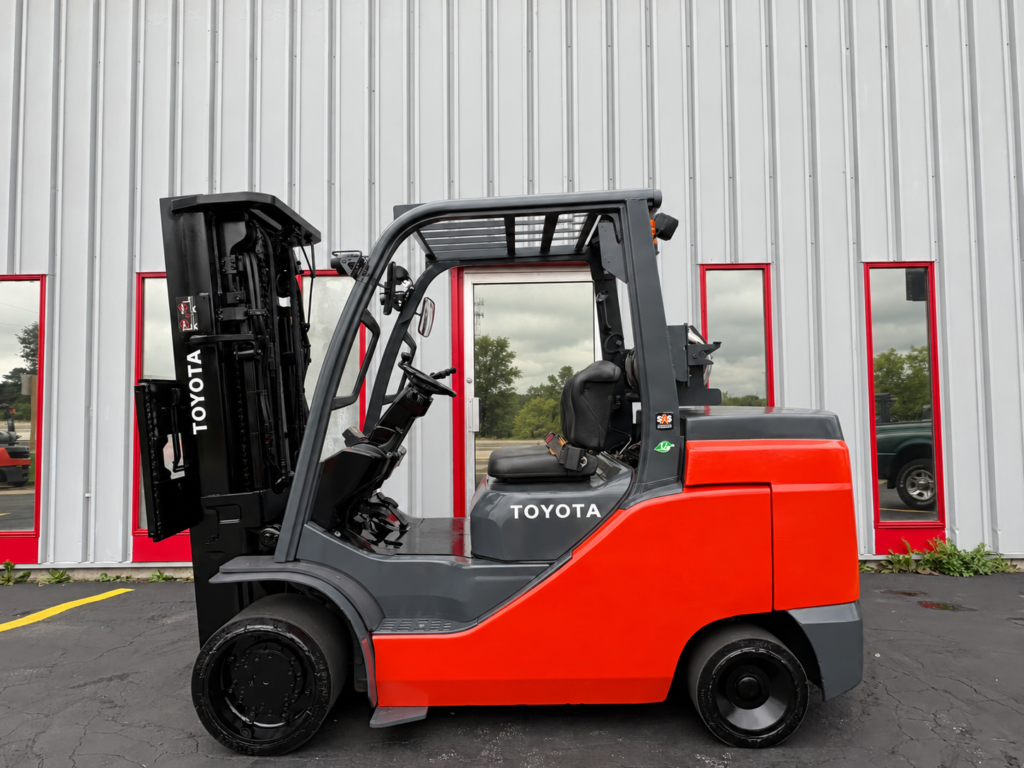 2017 Toyota 8FGC55U LP gas cushion tire forklift