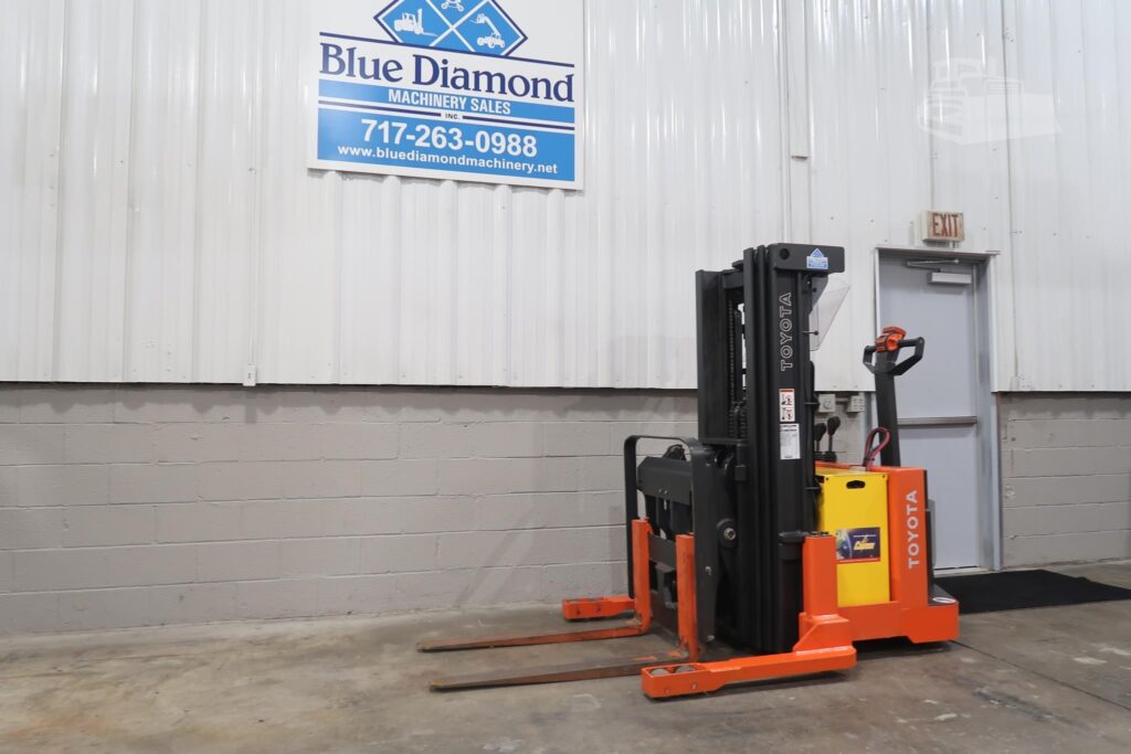 Full Toyota 6BWR15 walkie reach stacker with mast and forks
