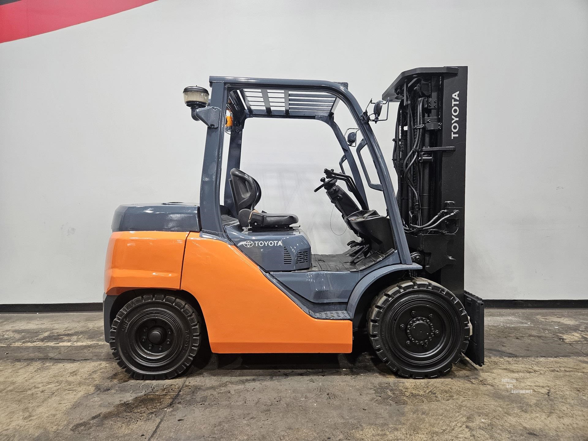 2018 Toyota 8FD40U 9000 lb diesel forklift photo 5