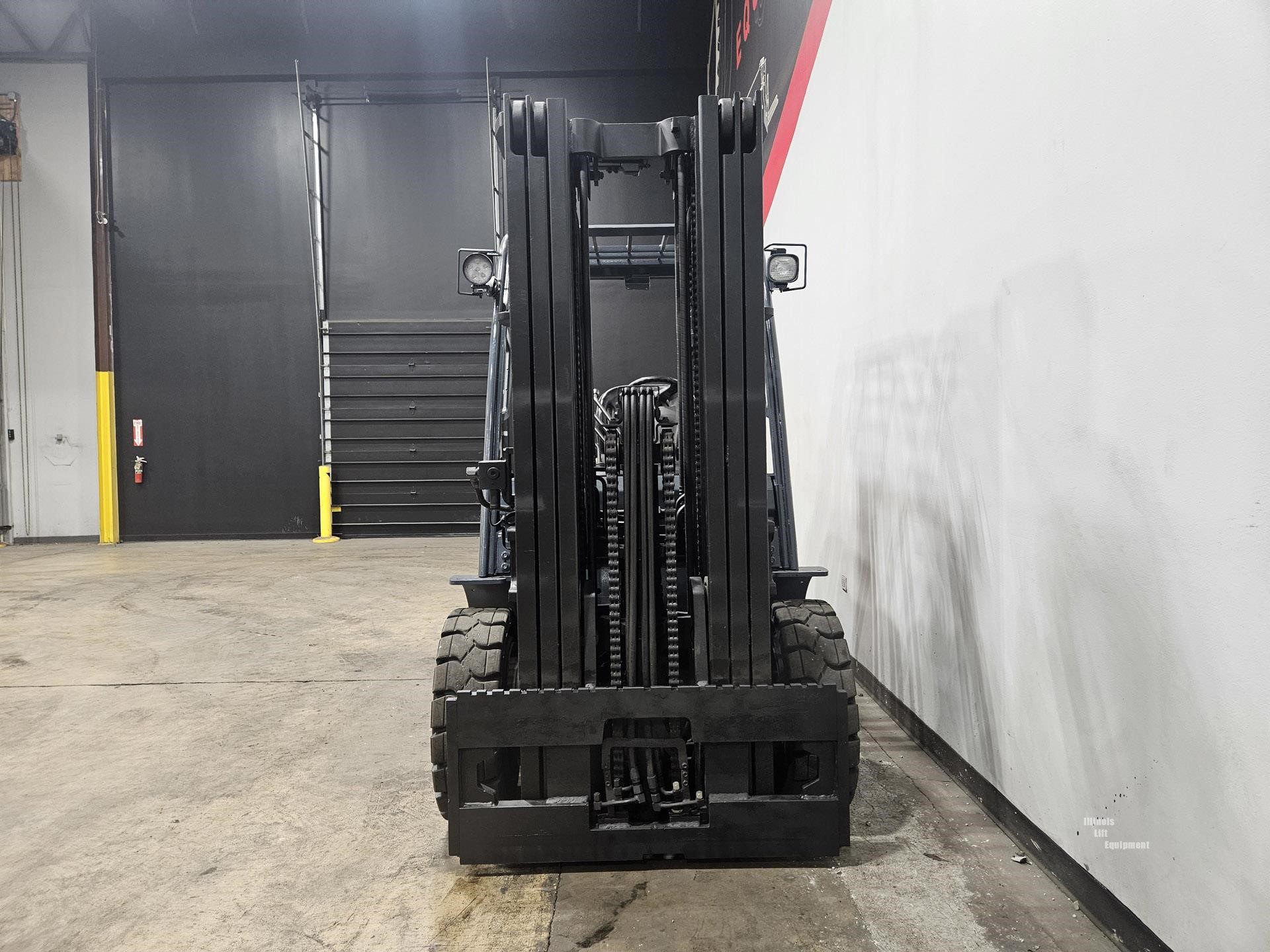 2018 Toyota 8FD40U 9000 lb diesel forklift photo 7