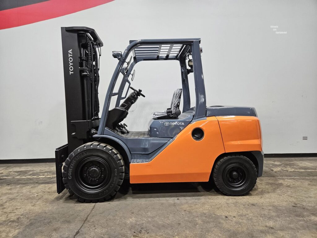 2018 Toyota 8FD50U 11000 lb diesel forklift photo 1