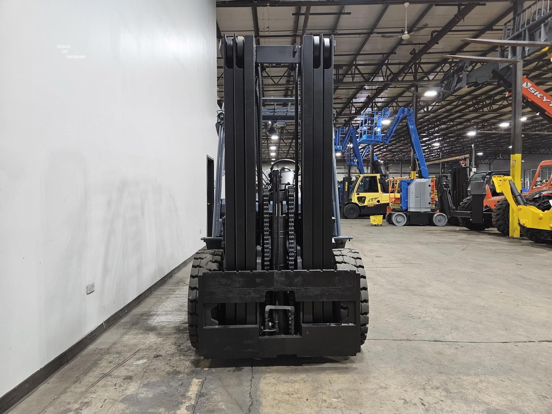 2018 Toyota 8FD50U 11000 lb diesel forklift photo 7