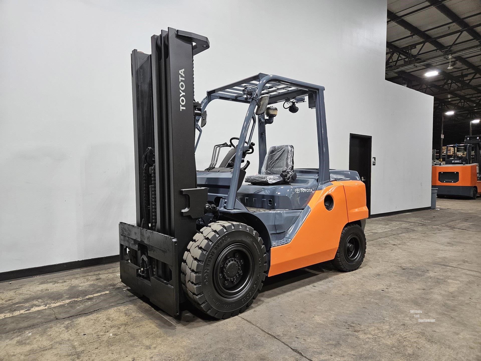 2018 Toyota 8FD50U 11000 lb diesel forklift photo 8