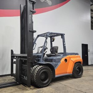 2018 Toyota 8FD80U 17500 lb diesel forklift photo 8