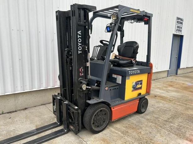 2020 Toyota 8FBCU20 electric cushion tire forklift photo 1
