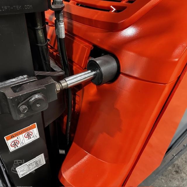 2021 Toyota 8BNCU20 4000 lb stand up electric forklift photo 10