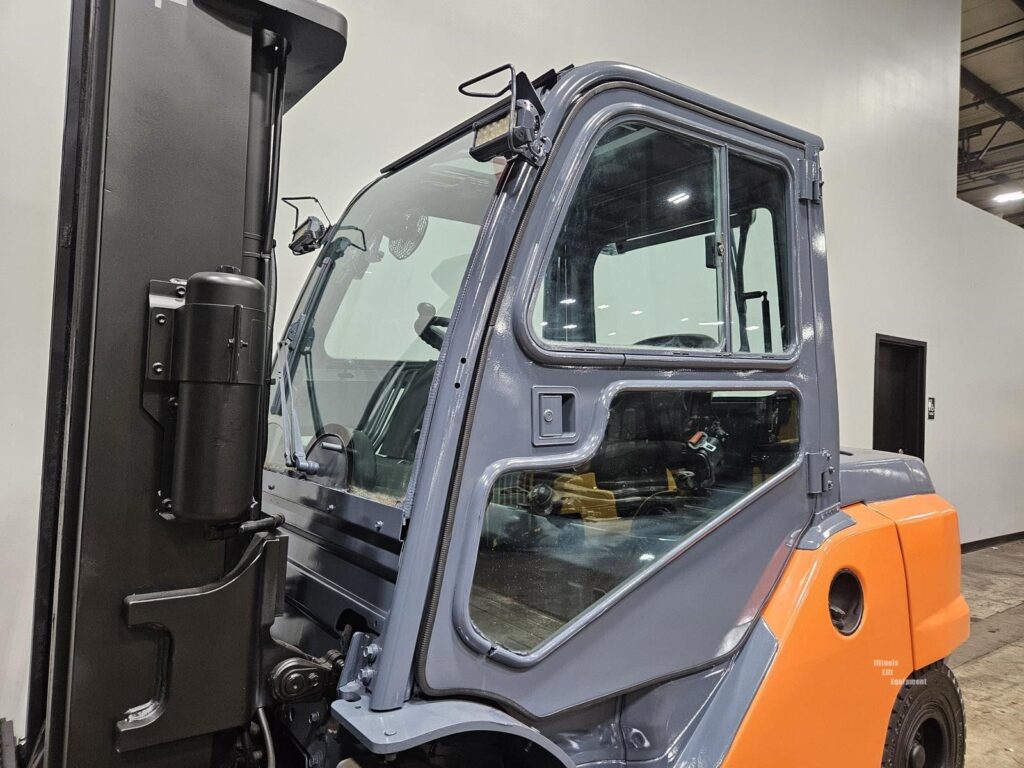 2021 Toyota 8FD45U 10000 lb diesel forklift heated cab photo 9