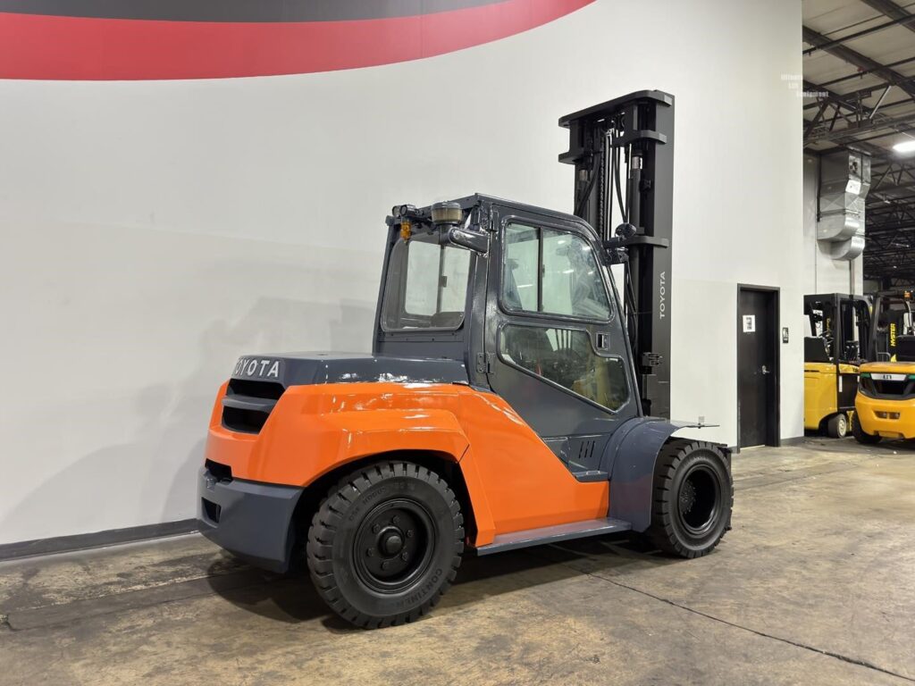 2021 Toyota 8FD60U enclosed cab 13500 lb diesel forklift photo 3
