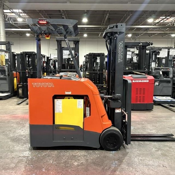 Toyota SR1-HPT40 electric stand-up forklift view 1