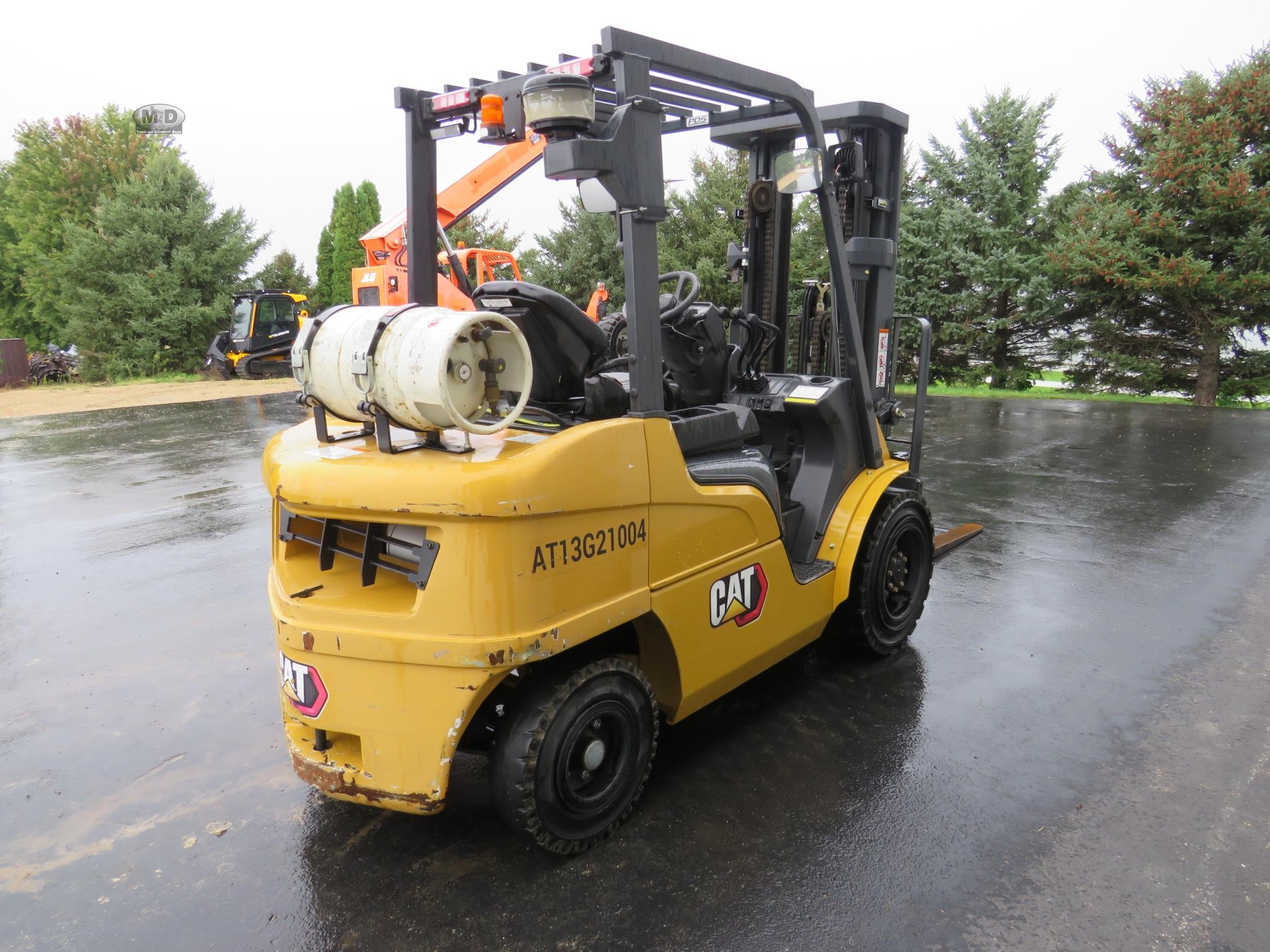 2023 CAT GP30N forklift original equipment photo 5