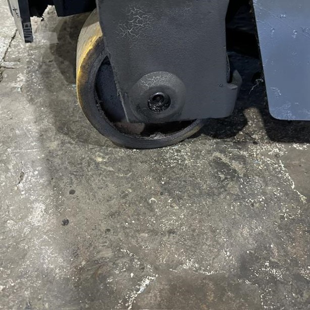 Toyota RF1-BH1X35 electric reach truck view 2