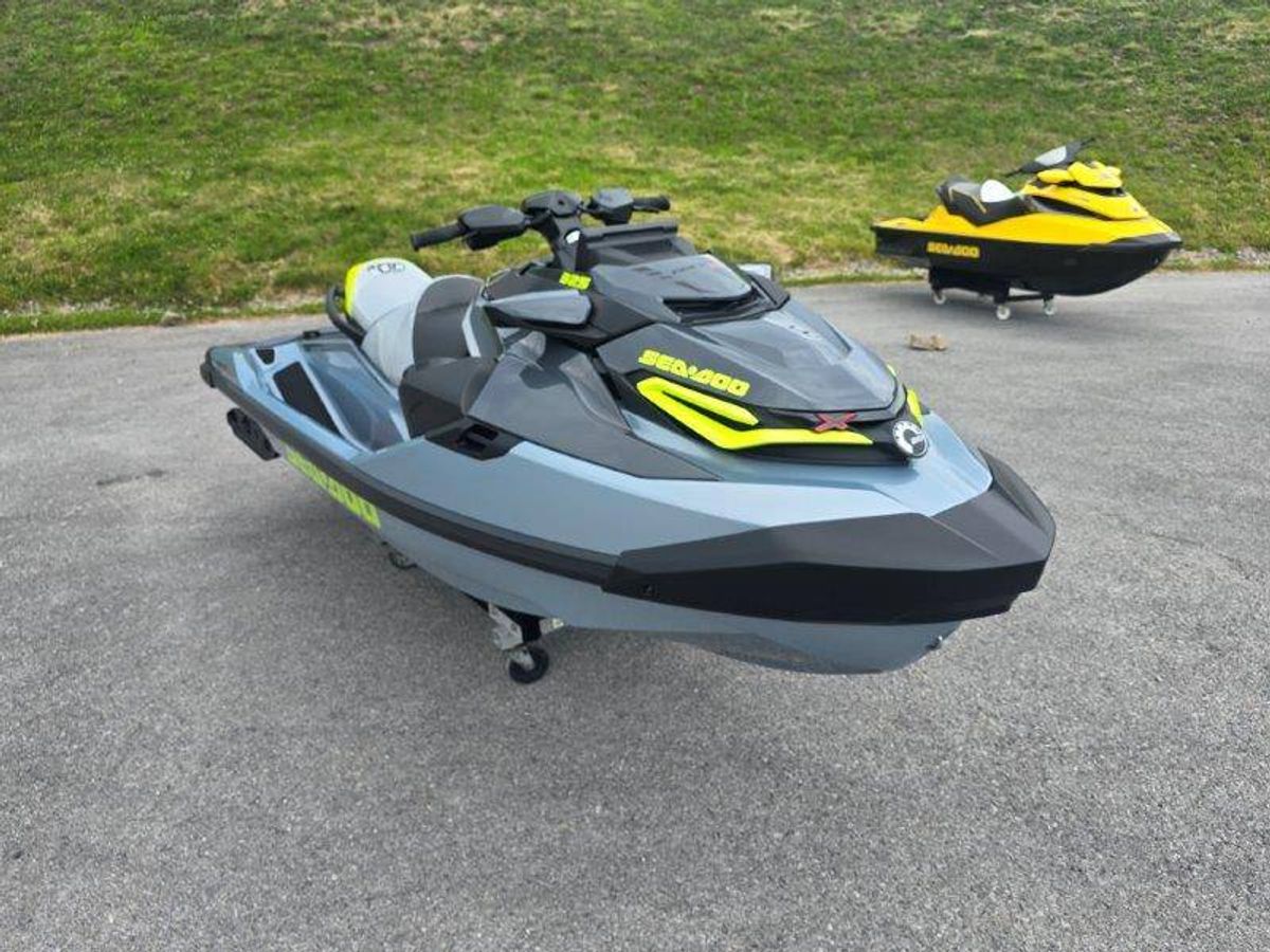 2026 Sea-Doo RXT-X 325 with Sound Jet Ski for Sale