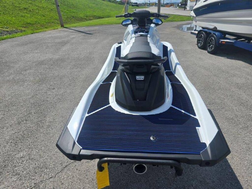2026 Yamaha WaveRunner VX Deluxe Jet Ski for Sale — view 6