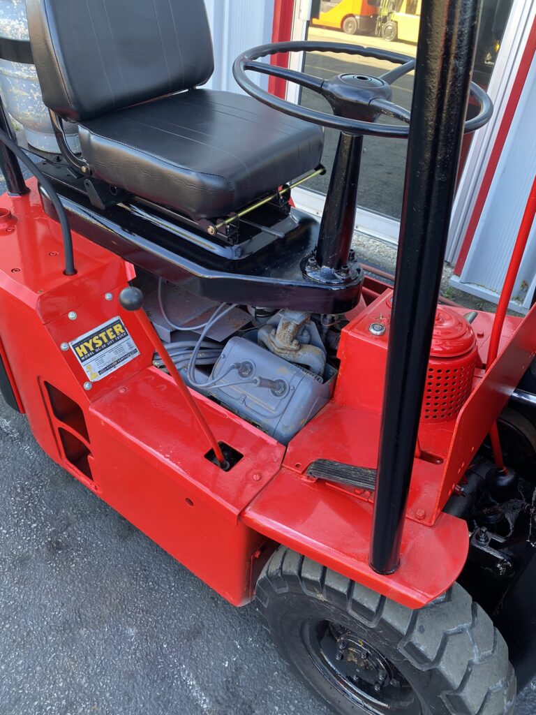 Hyster QC-20 forklift operator area and right side