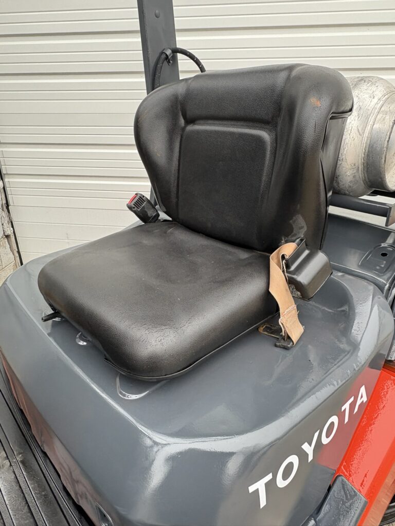 2013 Toyota 8FGU25 forklift stock 1747 detail 3