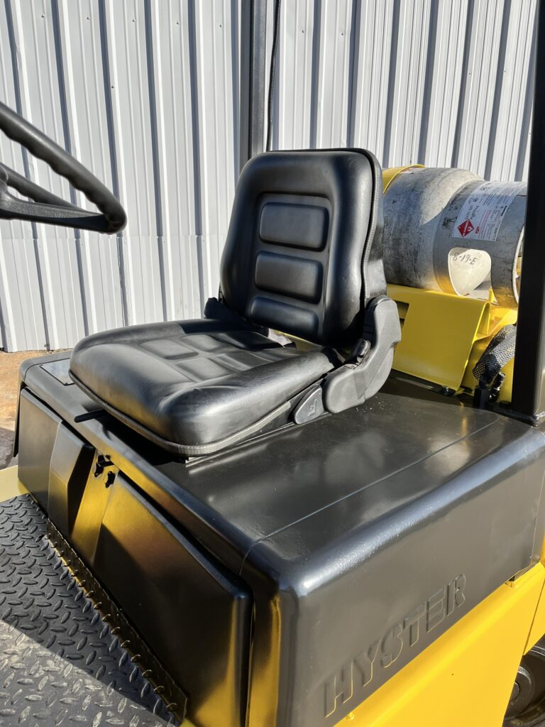 Hyster S50XL forklift operator seat