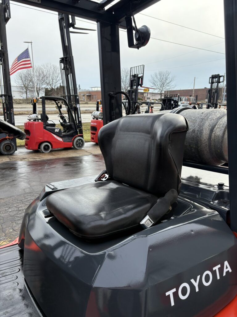2000 Toyota 7FGU45 forklift stock 1725 detail 3