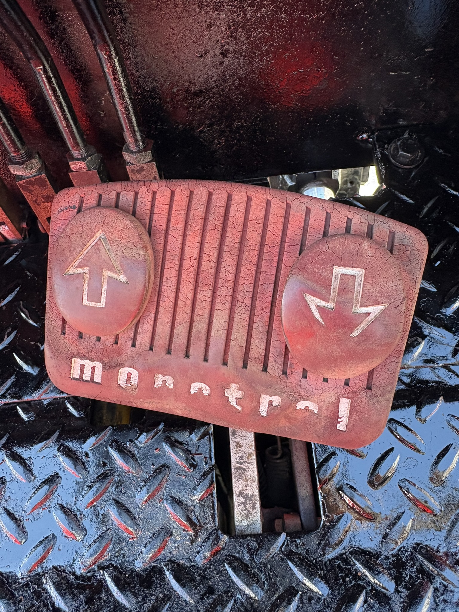 1999 Hyster S40E forklift Monotrol pedal