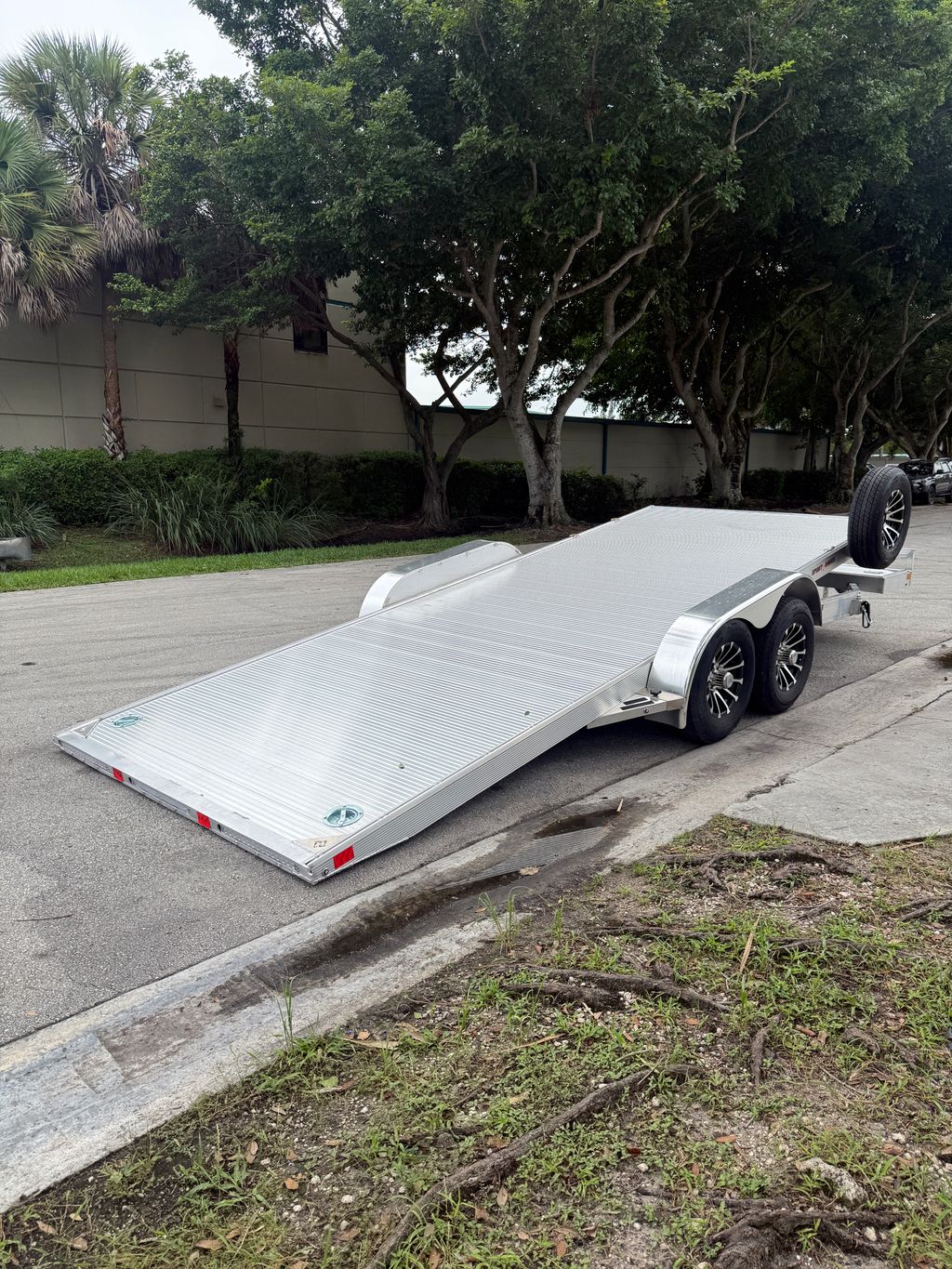 2027 Sport Haven 7x20 Aluminum Gravity Tilt Trailer – 9,990 lb GVWR view 8